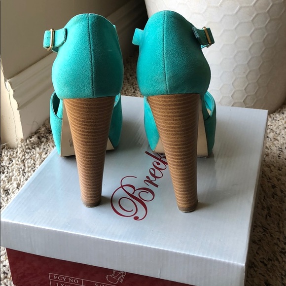 Heels - Picture 4 of 5